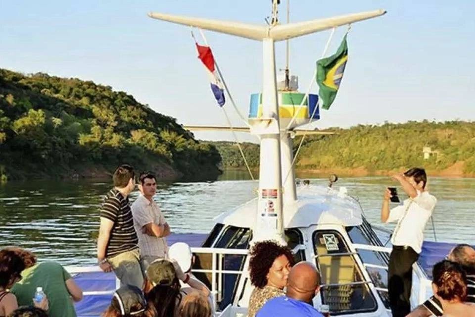 Sunset Cruise from Iguazu: Discover the Magic of the Three Borders