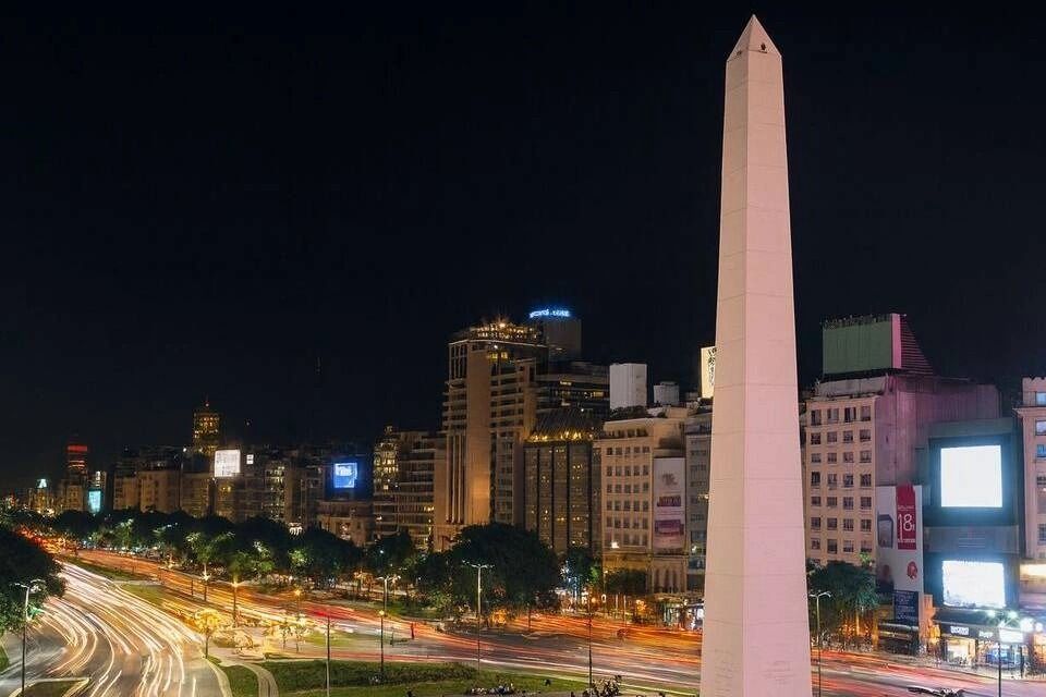 Obelisco's Top: Climb to the Most Iconic Monument in Buenos Aires