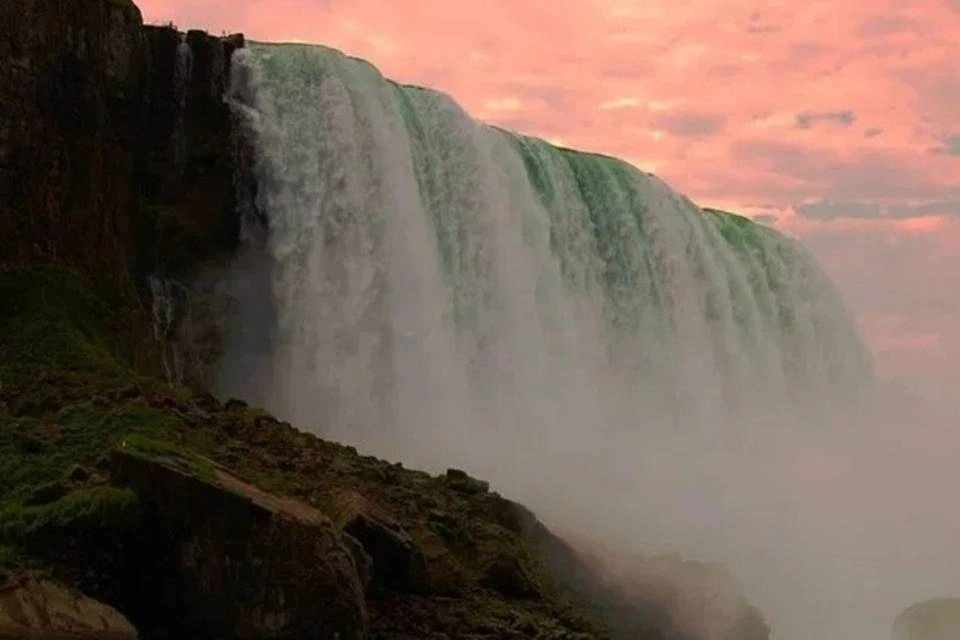 Niagara Falls Walking Tour with Boat Cruise
