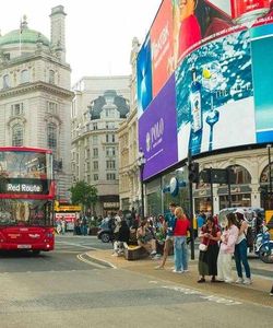 Uber Boat by Thames Clippers: Single Journey + City Sightseeing London Hop-On, Hop-Off Bus Tour (1 Day)
