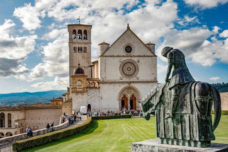 About Assisi Sightseeing Tours About Assisi Sightseeing Tours