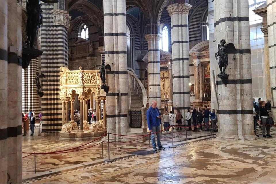 Siena Cathedral, San Gimignano, Pisa and Chianti with Lunch in a Wine Farm