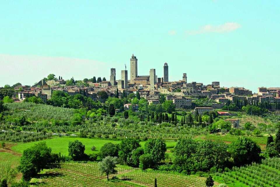 Siena Cathedral, San Gimignano, Pisa and Chianti with Lunch in a Wine Farm