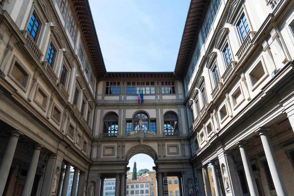 Florence Wonders Walking Tour with Accademia & Uffizi Visits