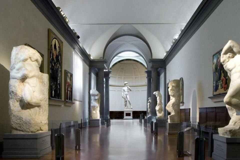 Florence Wonders Walking Tour with Accademia & Uffizi Visits