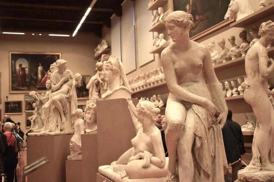 Accademia Gallery Ticket with Mobile-Guided Tour and One Day Guided City Walk