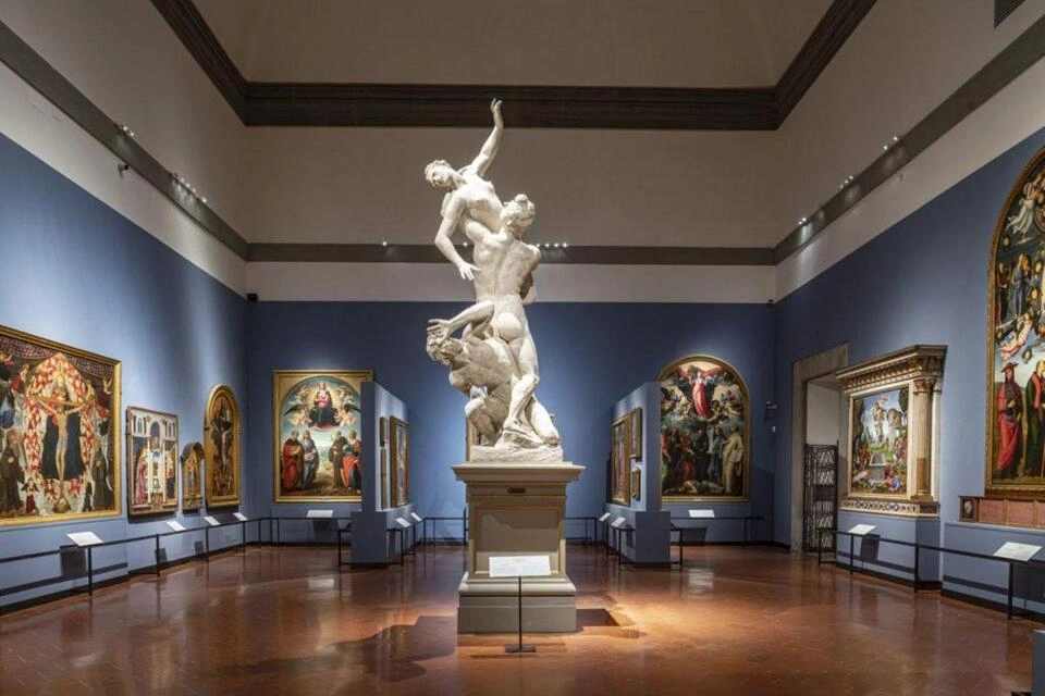 Accademia Gallery Ticket with Mobile-Guided Tour and One Day Guided City Walk