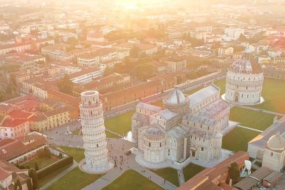 Siena, Gimignano and Pisa: Round Trip by Bus from Florence with Tour Escort on Board