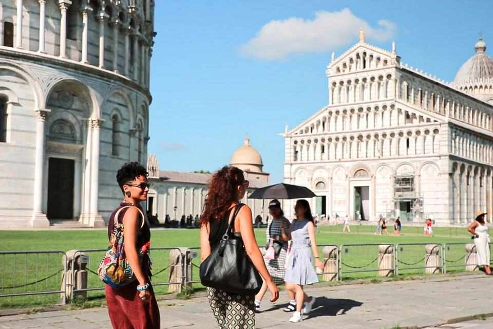 Siena, Gimignano and Pisa: Round Trip by Bus from Florence with Tour Escort on Board