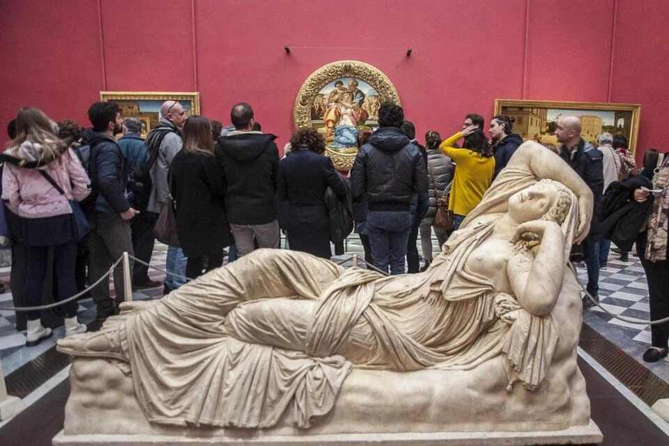 Florence Guided Walking Tour & Uffizi Ticket with Mobile-Guided Tour