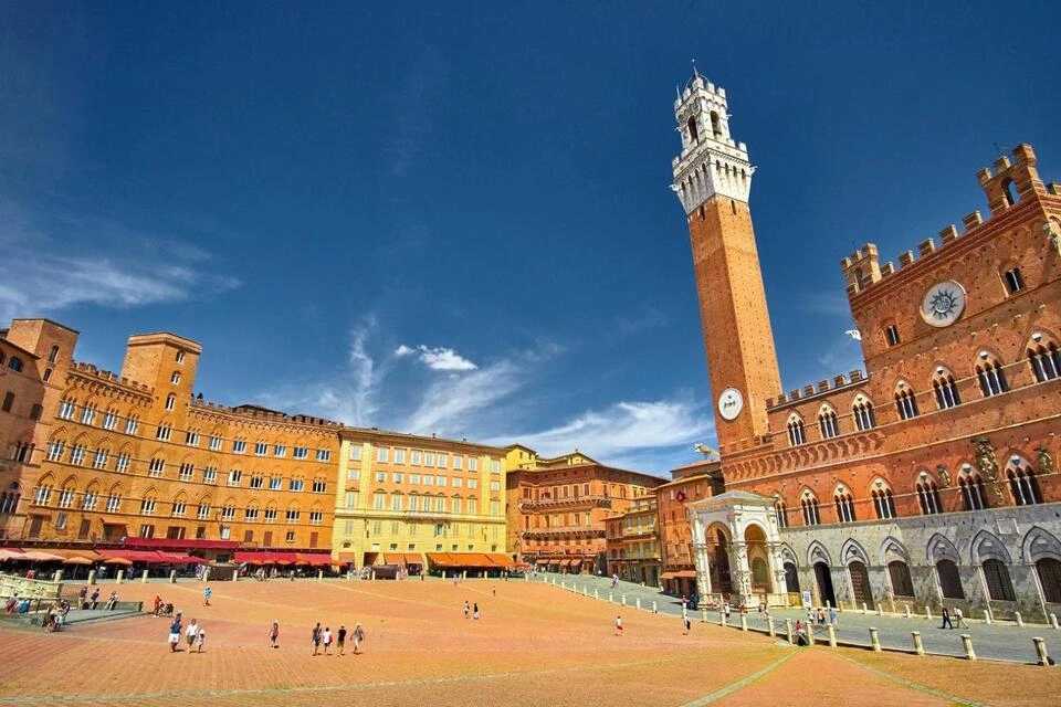 Siena, San Gimignano, Monteriggioni and Chianti Day Trip with Wine Tasting and Lunch
