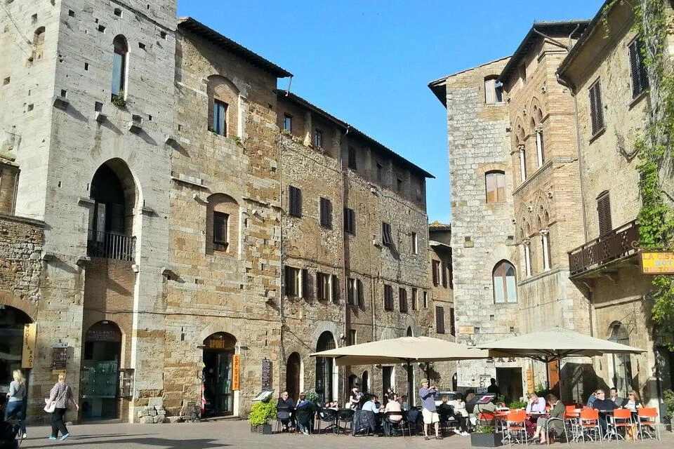 Siena, San Gimignano, Monteriggioni and Chianti Day Trip with Wine Tasting and Lunch