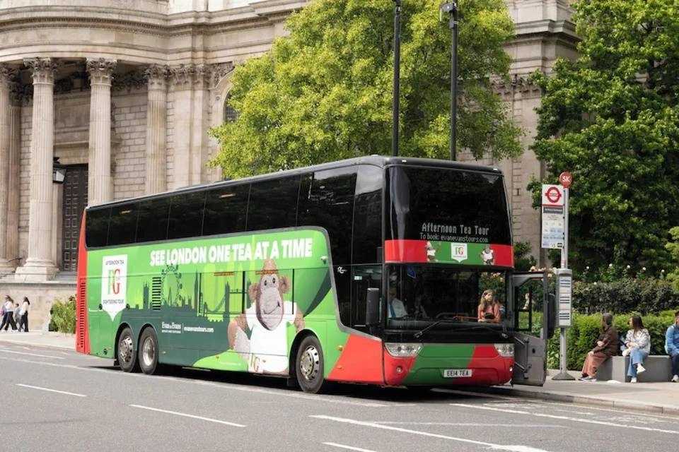 Afternoon Tea Sightseeing Tour with PG Tips and London Eye Entrance