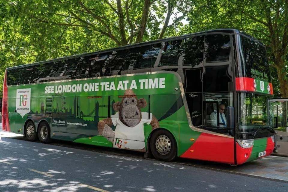 Afternoon Tea Sightseeing Tour with PG Tips and London Eye Entrance