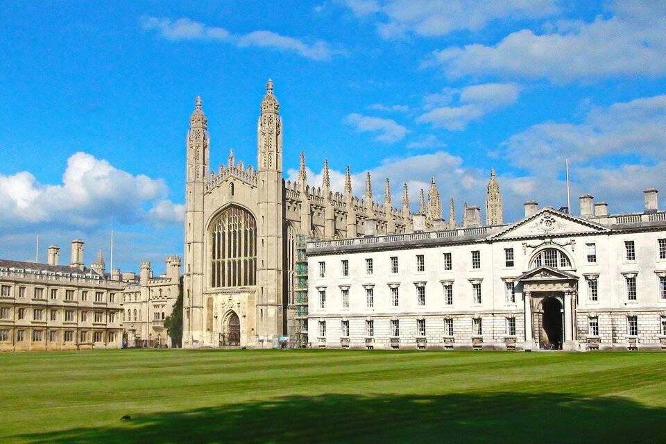 Oxford and Cambridge Universities Walking Tour