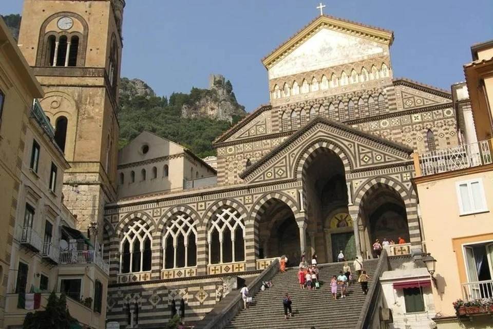 Pompeii and Amalfi in One Day from Naples