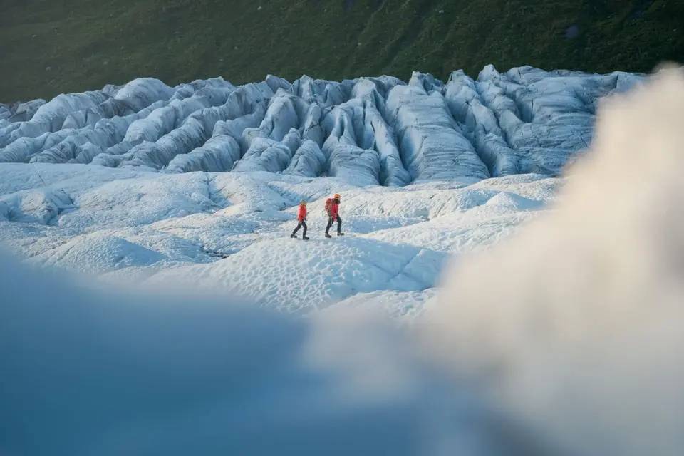 Blue Ice Experience and Fjallsarlon Iceberg Lagoon Tour