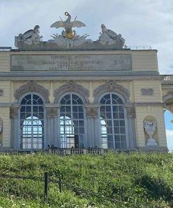 Vienna Sightseeing: Skip-The-Line Schönbrunn Palace & Panoramic Train