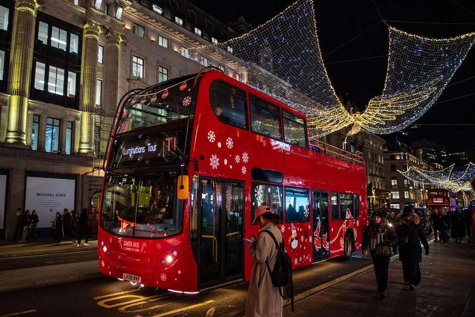 Santa’s Sleigh Christmas Lights Open-Top Bus Tour
