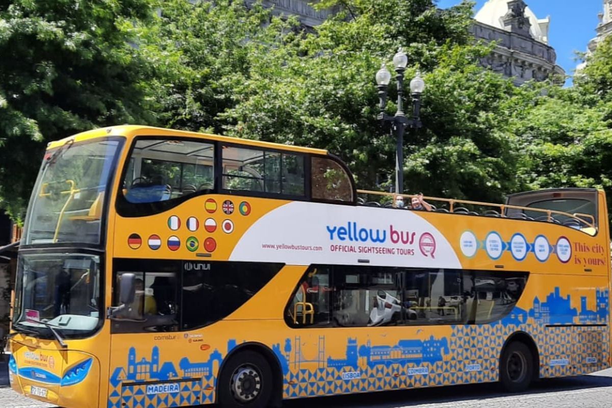Yellow Bus: Porto Hop-On, Hop-Off Vintage Bus Tour