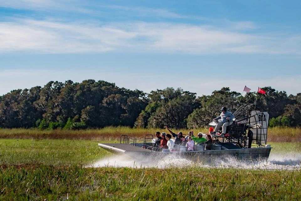Airboat Ride at Boggy Creek with Roundtrip Transportation
