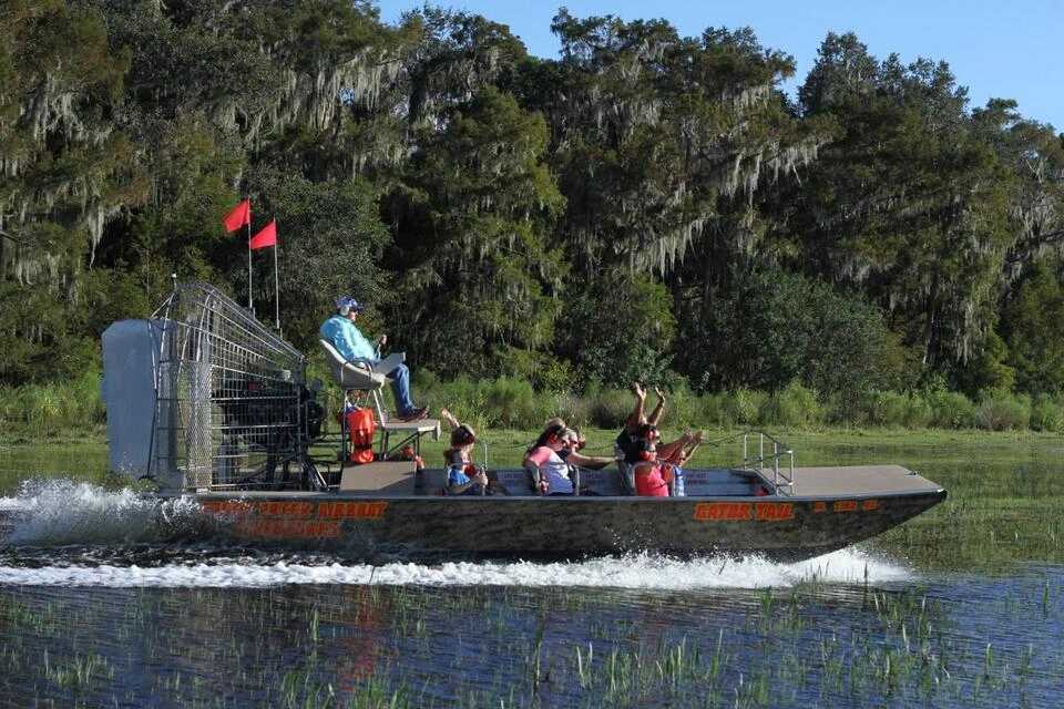 Airboat Ride at Boggy Creek with Roundtrip Transportation