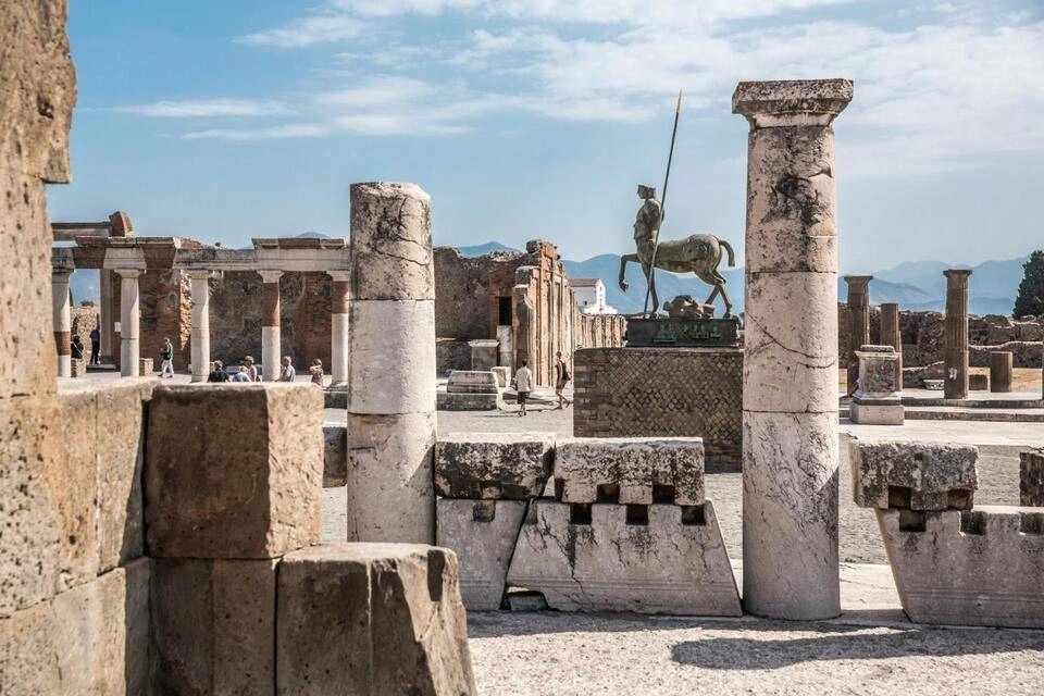 Tour of Pompeii & Mt. Vesuvius with Priority Access