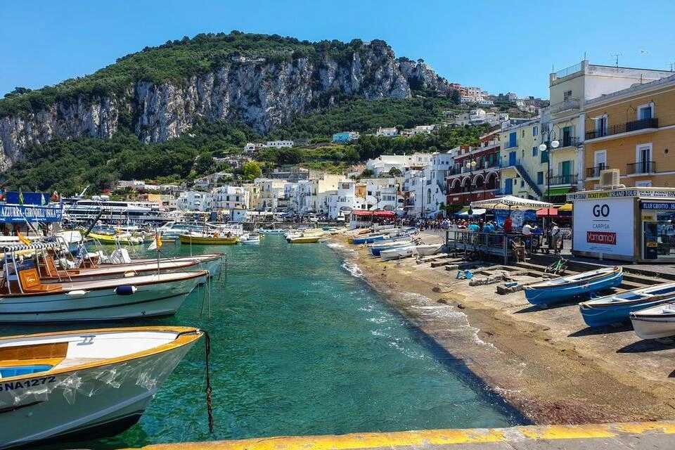 Boat tour of Capri Island from Sorrento