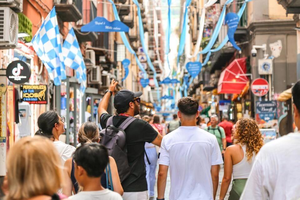 Naples Walking Tour & Street Food Experience