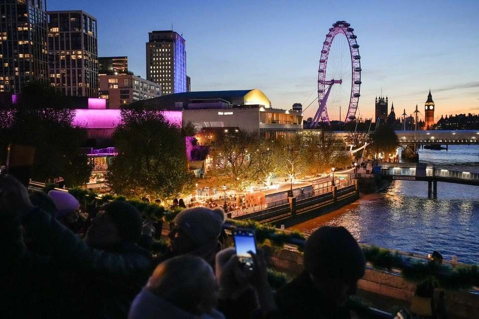 Golden Tours: London By Night Open Top Bus Tour