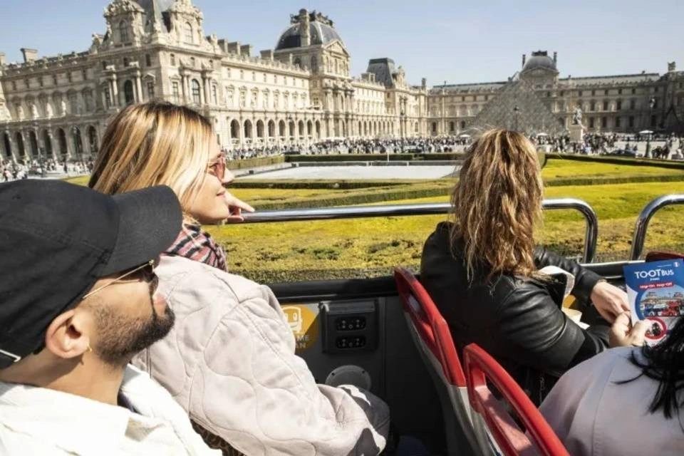 TooTBus Paris Smart Tour: Hop-on Hop-off Bus Ticket, Seine River Cruise and AI City Guide