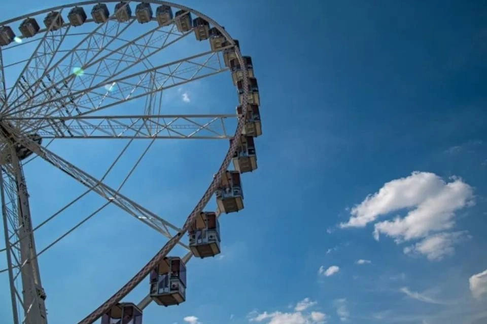 TooTBus: Brussels Smart Tour Hop-on Hop-off Bus Ticket, Ferris Wheel, Walking Tour and AI City Guide