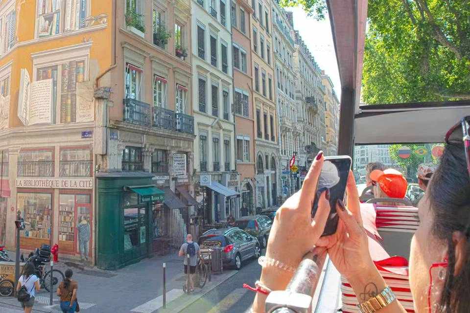 Lyon: Hop-On, Hop-Off Bus Tour