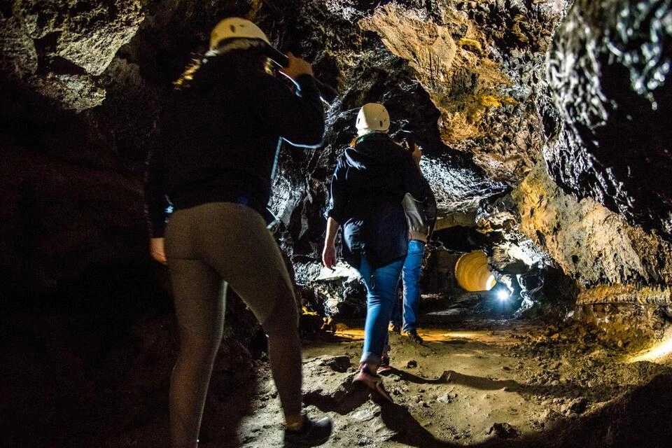 Carvão Cave and Gardens Tour