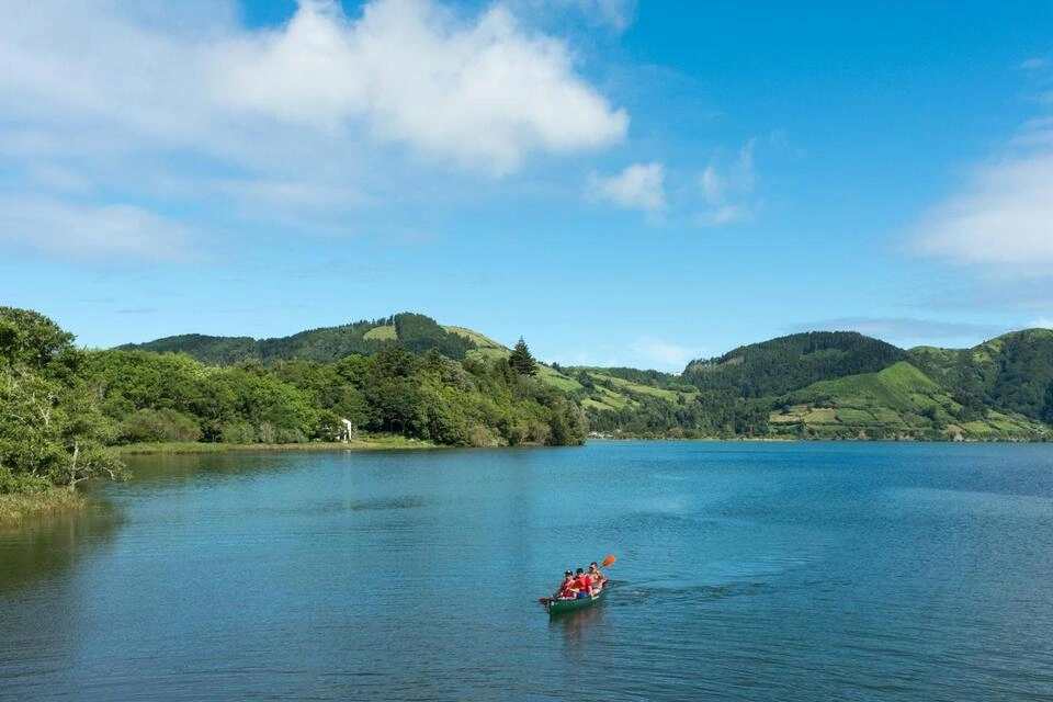 Sete Cidades: Through Views and Lookouts