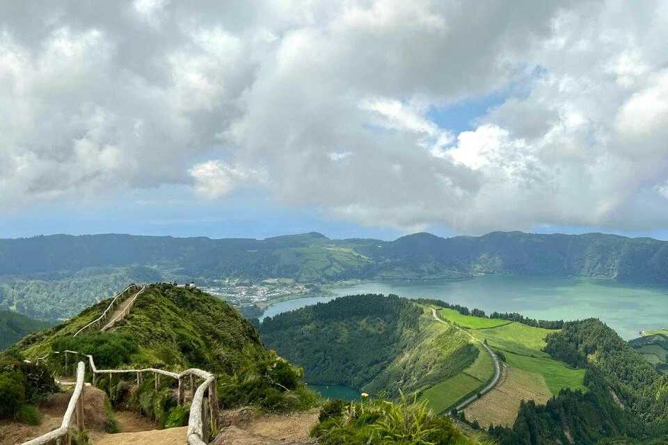 Sete Cidades: Through Views and Lookouts