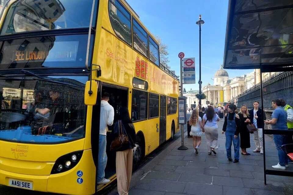See London By Night : Panoramic London 2-Hour Open-Top Bus Tour with Live Guide