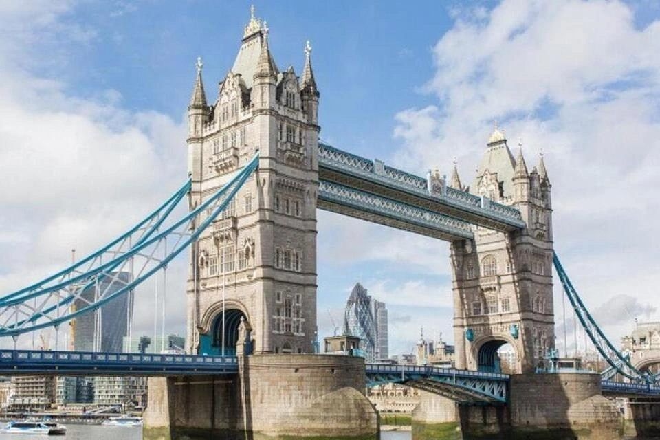 See London By Night : Panoramic London 2-Hour Open-Top Bus Tour with Live Guide