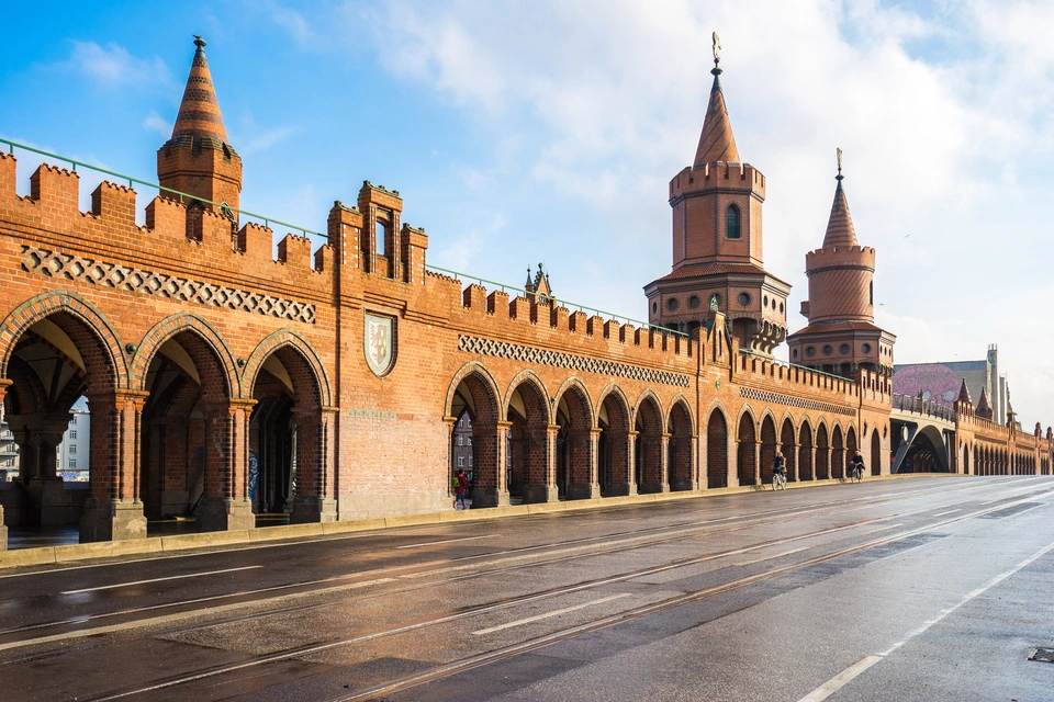 Big Bus Tours: Berlin Hop-On, Hop-Off Bus Tour (Red Route Only)+ River Cruise