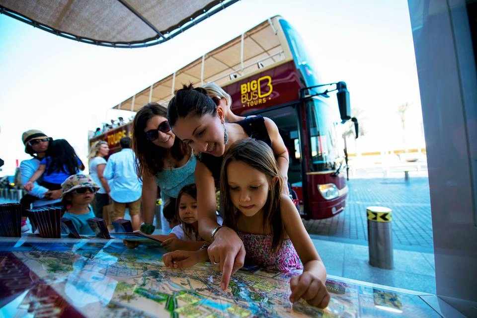 Big Bus: Dubai Hop-On, Hop-Off Bus Tour Highlights Ticket