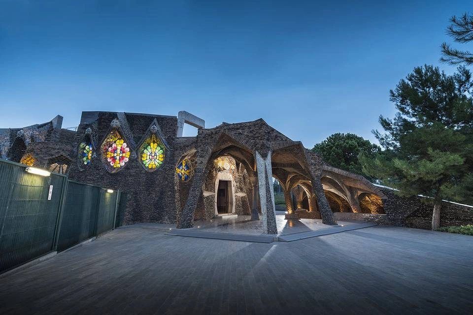 iVenture Barcelona Gaudi Pass