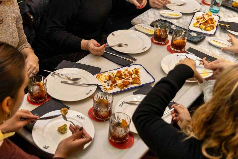 Barcelona Markets, Taverns & Tapas Tour Small Group