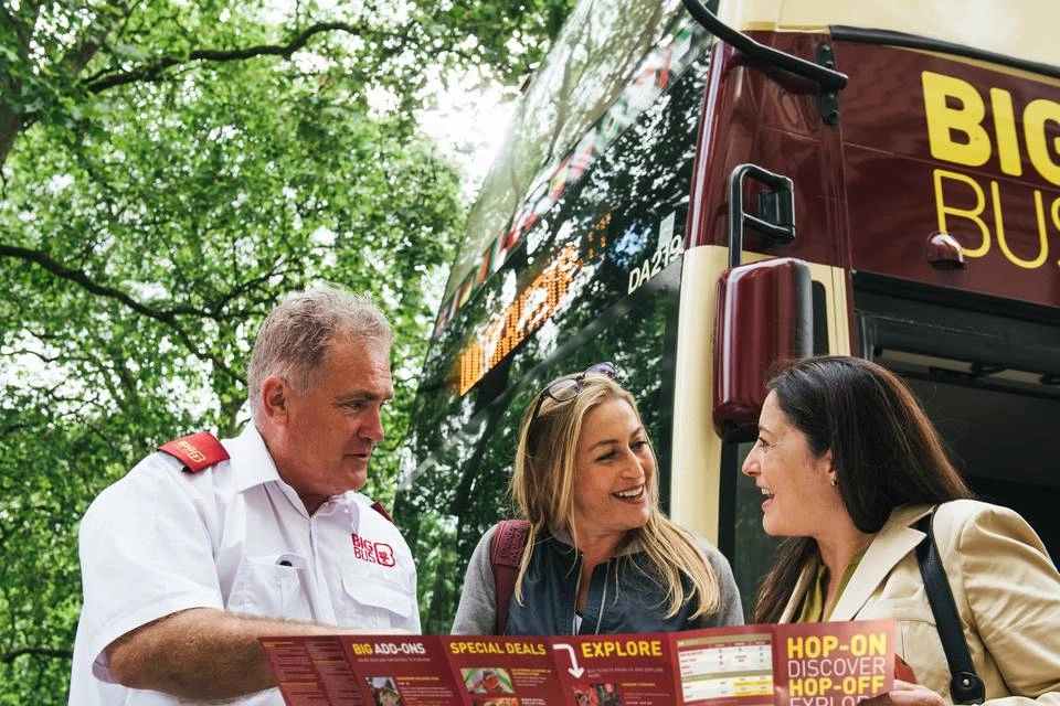 Big Bus: Los Angeles Hop-On, Hop-Off Bus & Celebrity Homes Tour