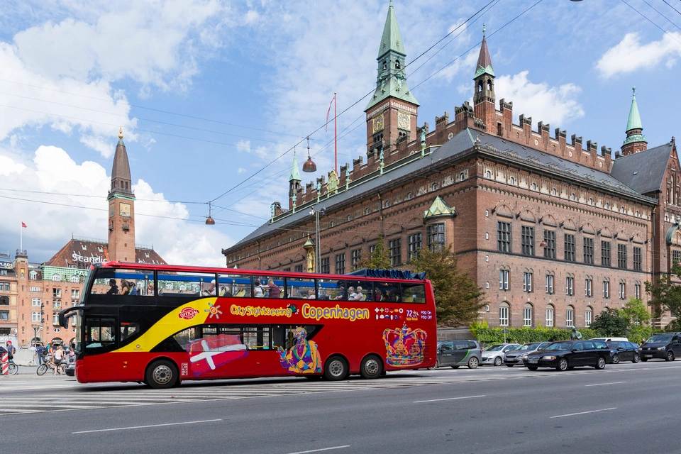 City Sightseeing: Classic Canal Tour Ticket + Copenhagen Hop-On, Hop-Off Bus Tour