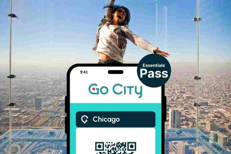 Go City Chicago Essentials Pass: Visit 3 Top Attractions