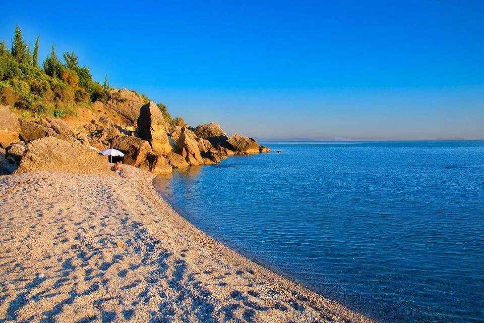 Qeparo Beach and Himara from Saranda: Half-Day Guided Tour