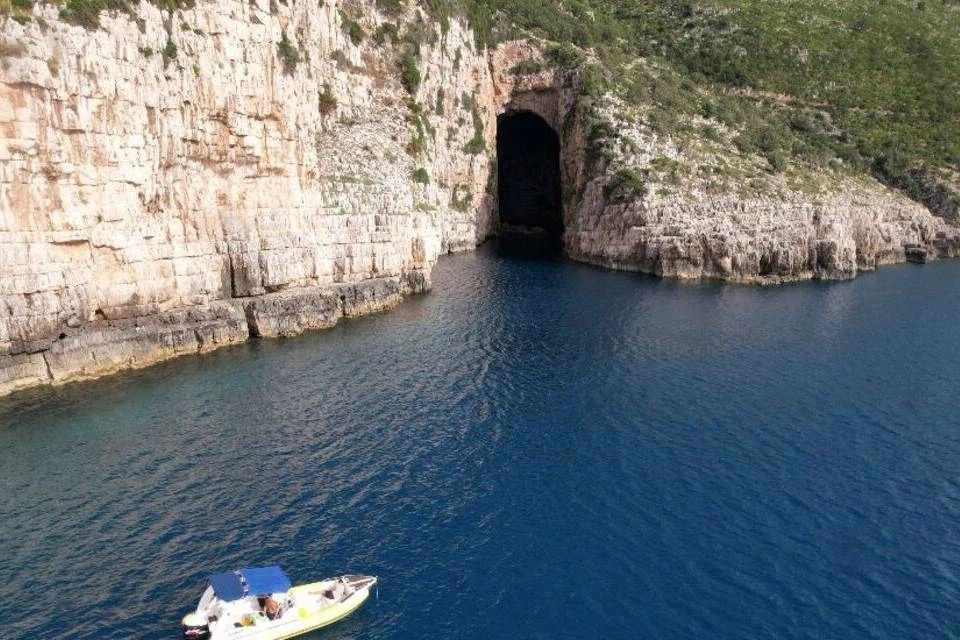 Sazan & Karaburun Cruise – A Daily Tour from Vlore