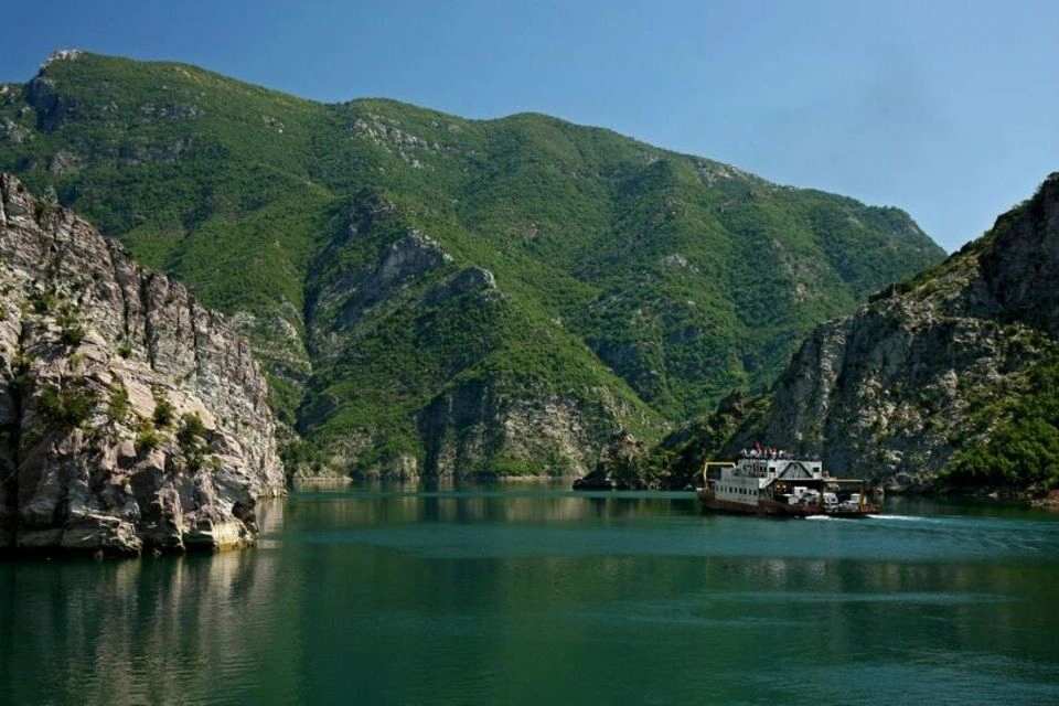 Day Trip in Koman Lake