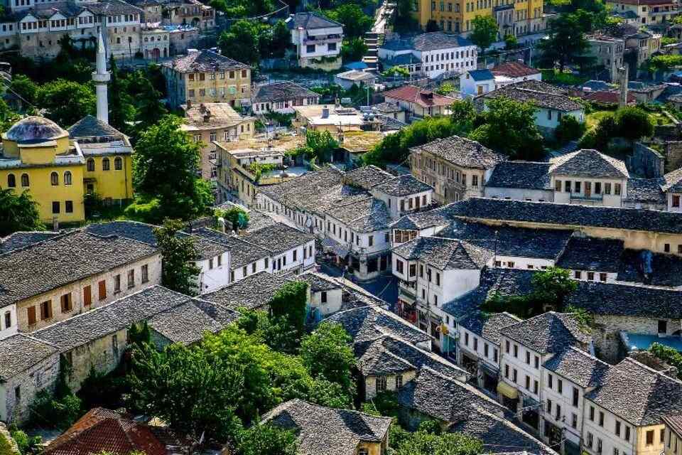 Guided Walking Tour of the Old Baazar, Cfake, Dunavat and Ali Pasha Bridge