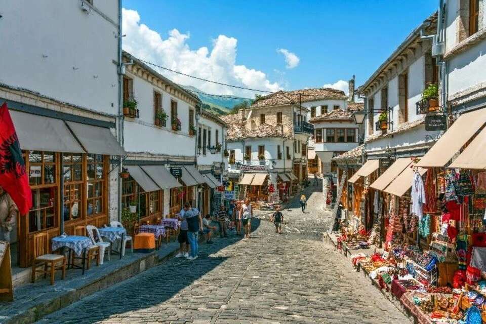 Guided Walking Tour of the Old Baazar, Cfake, Dunavat and Ali Pasha Bridge